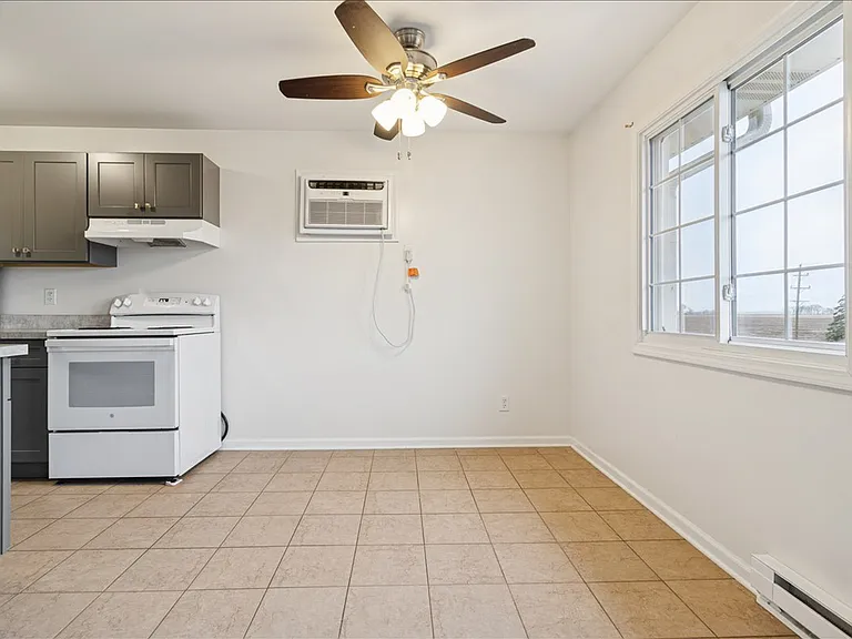600 S East St #104 — Photo 5