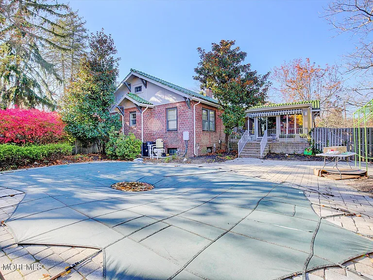 589 Westwood Ave — Photo 28