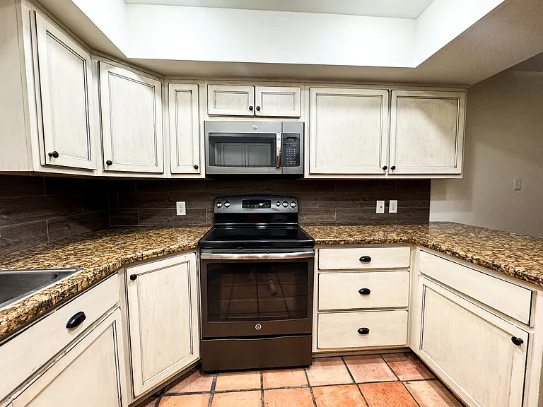 1465 E Laguna Pl #11 — Photo 9