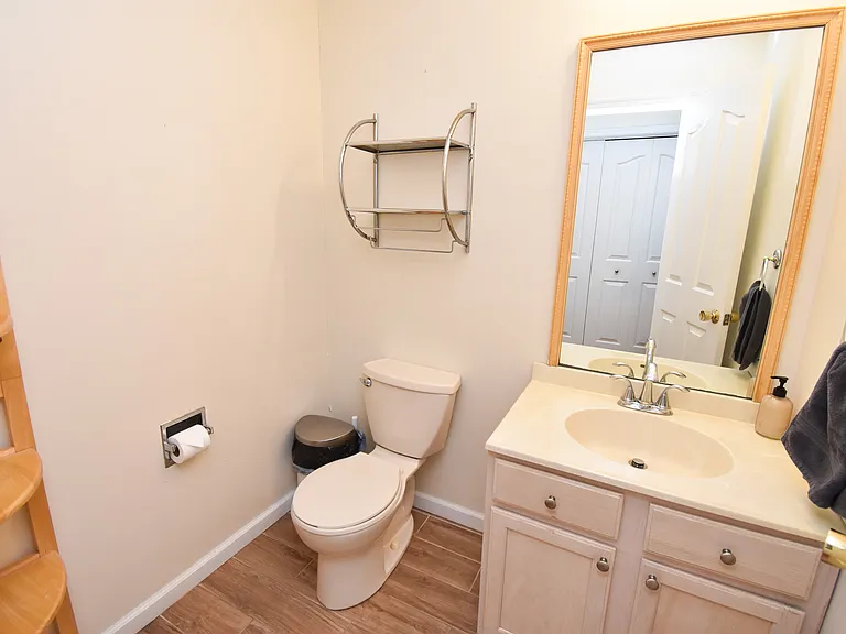 2570 Country Club Dr — Photo 15