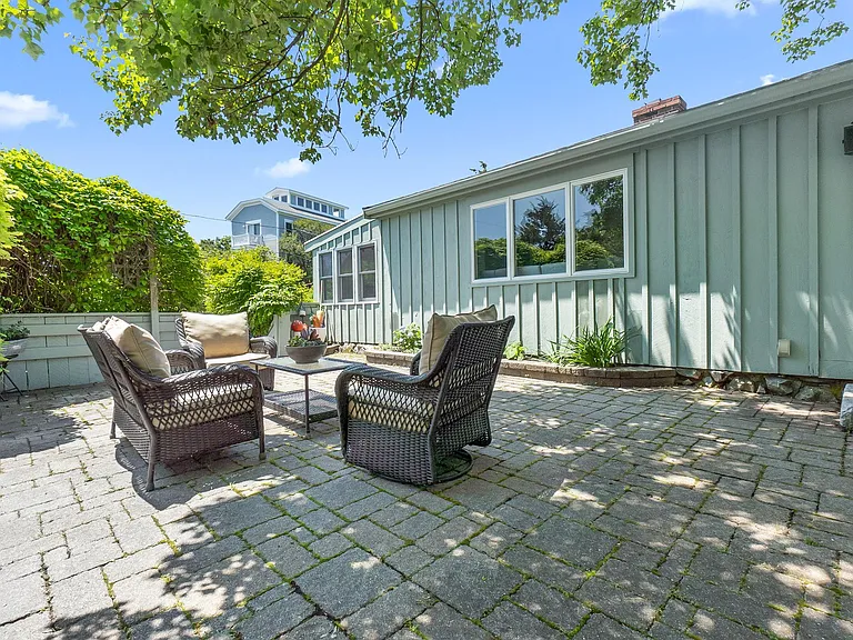 12 Girard Way — Photo 35