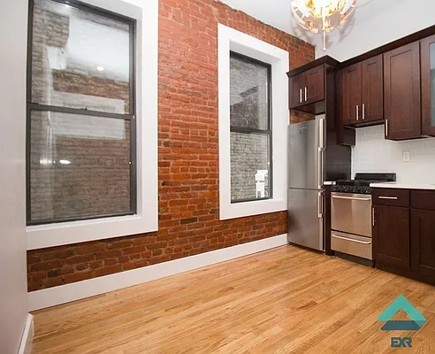 Rented by EXR | media 4