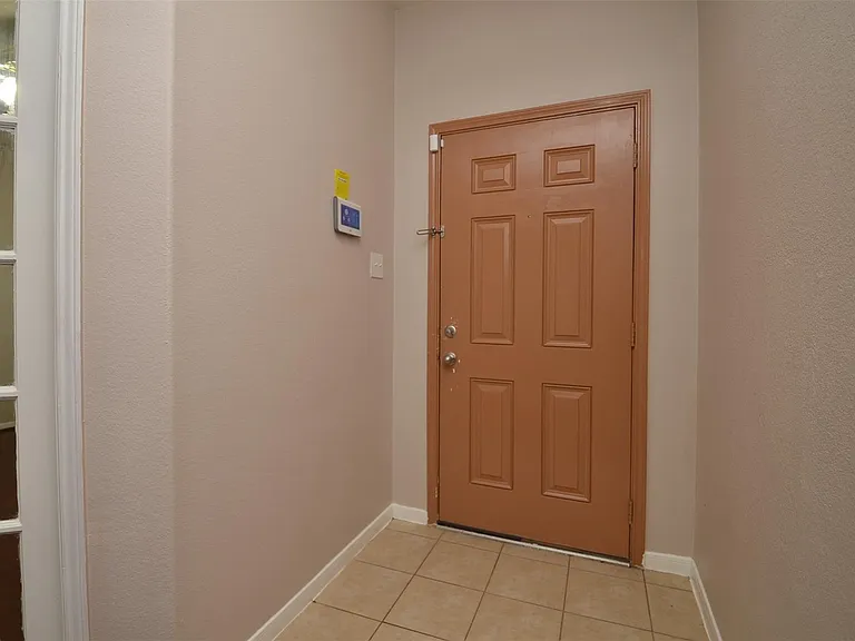 2707 Roaring Oaks Ln — Photo 5
