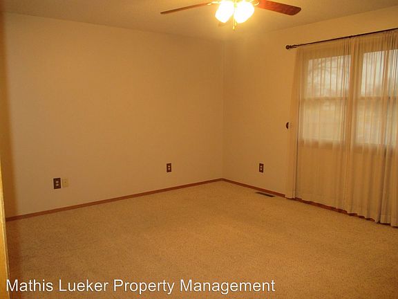 5th image of 1514 Holly Ln