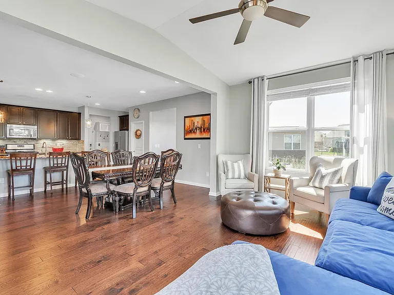 15745 Diamante Dr — Photo 27