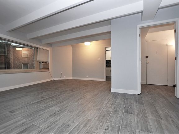 3rd image of 2142 W Rosemont Ave APT 3B
