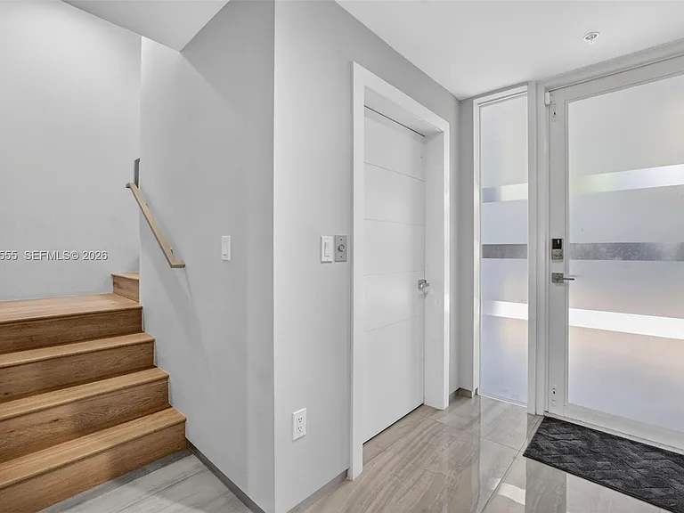 700 NE 14th Ave #311 — Photo 4