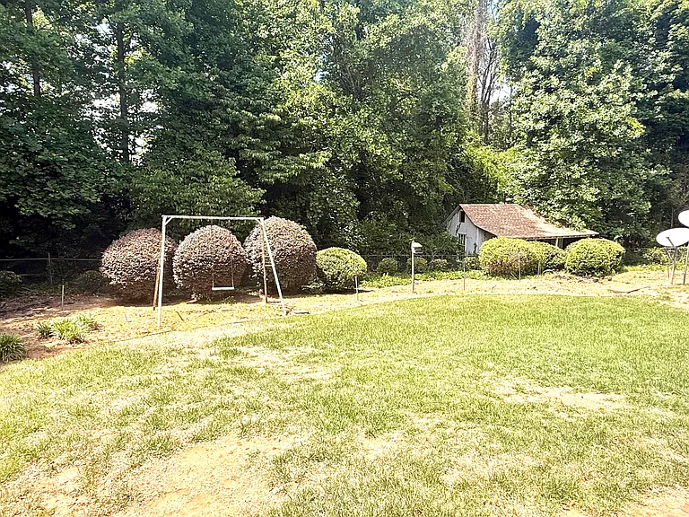 119 Woodlawn Dr NE — Photo 22