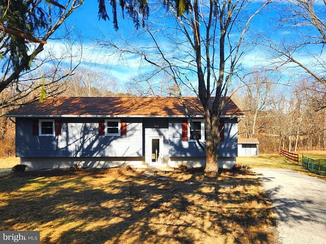 1st image of 119 Calvin Unger Ln