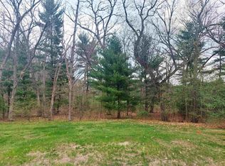 327 Dogwood Ln, Wisconsin Dells, WI 53965