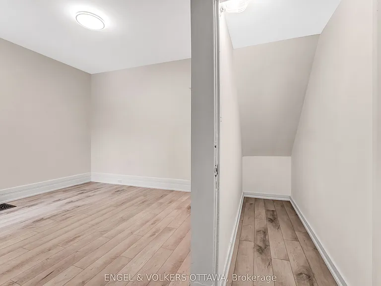 170 Ivy Cres #2 — Photo 10