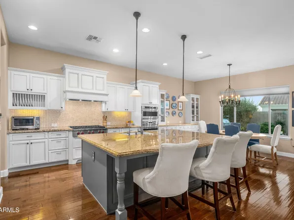 3738 E RIOPELLE Avenue, Gilbert, AZ 85298