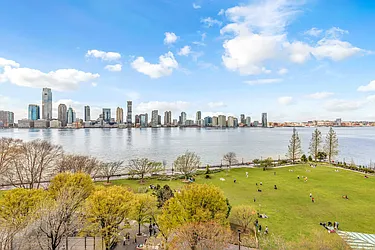 Rented by R New York