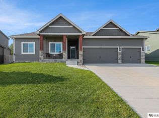 5408 Sheridan Rd, Papillion, NE 68133