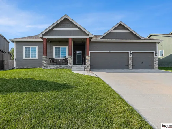 5408 Sheridan Rd, Papillion, NE 68133
