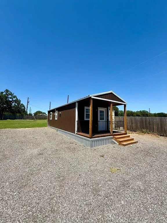 220 Davis Ford Ln — Photo 2