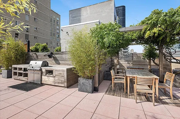 Rented by Manhattan Realty Group | media 5