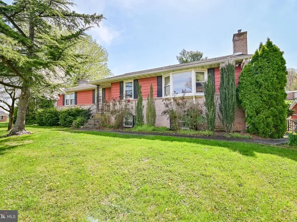 1180 Sheep Hill Rd, New Holland, PA 17557