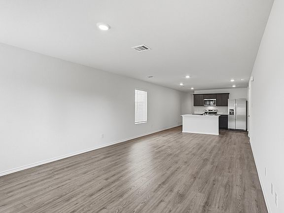 3rd image of 1325 Brook Ln