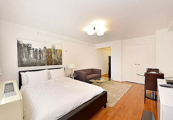 3rd image of 140 W 19th St APT 4B