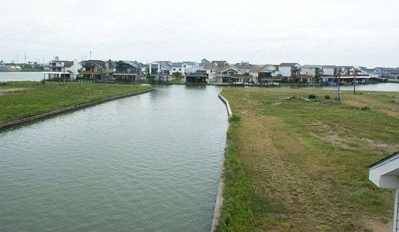 4th image of 434 Amanda Cir