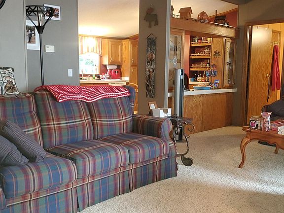 5th image of 19093 Pike St