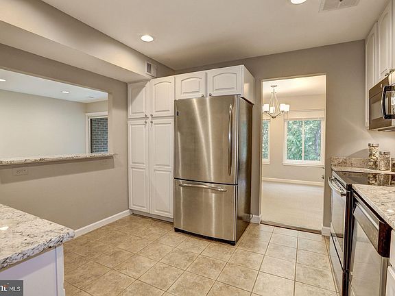 4th image of 5811 Edson Ln #2