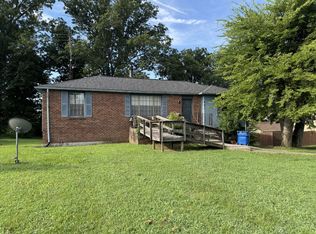 821 Oak Leaf Dr, Old Hickory, TN 37138