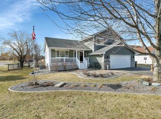 10725 Kalland Dr NE, Albertville, MN 55301