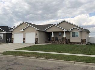 1207 34th Ave SW, Minot, ND 58701