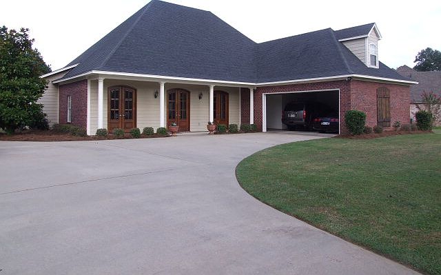 1st image of 109 Monteray Dr