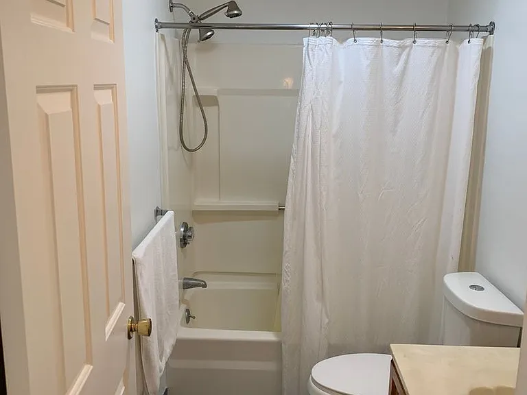 72 Maple Street — Photo 67