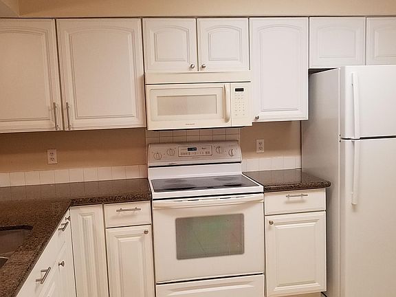4th image of 3302 Royal St