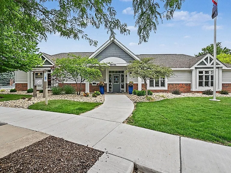 Brentwood Park Apartments — Photo 47