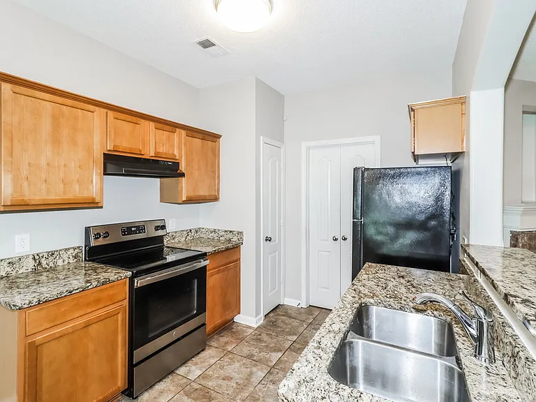 10093 Woodland Hills Dr — Photo 9