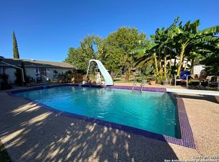 1101 E Leona Rd, Uvalde, TX 78801