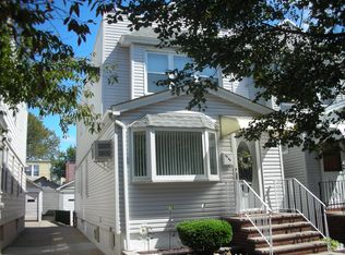 6921 68th Pl, Glendale, NY 11385