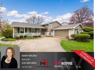 7808 Rohrer Dr, Downers Grove, IL 60516