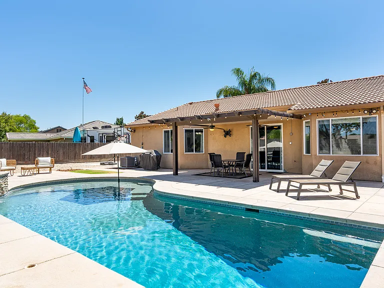 10910 Mayacamas Dr — Photo 5