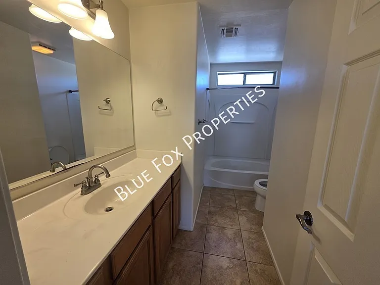 3508 W Lost Village Ln — Photo 41