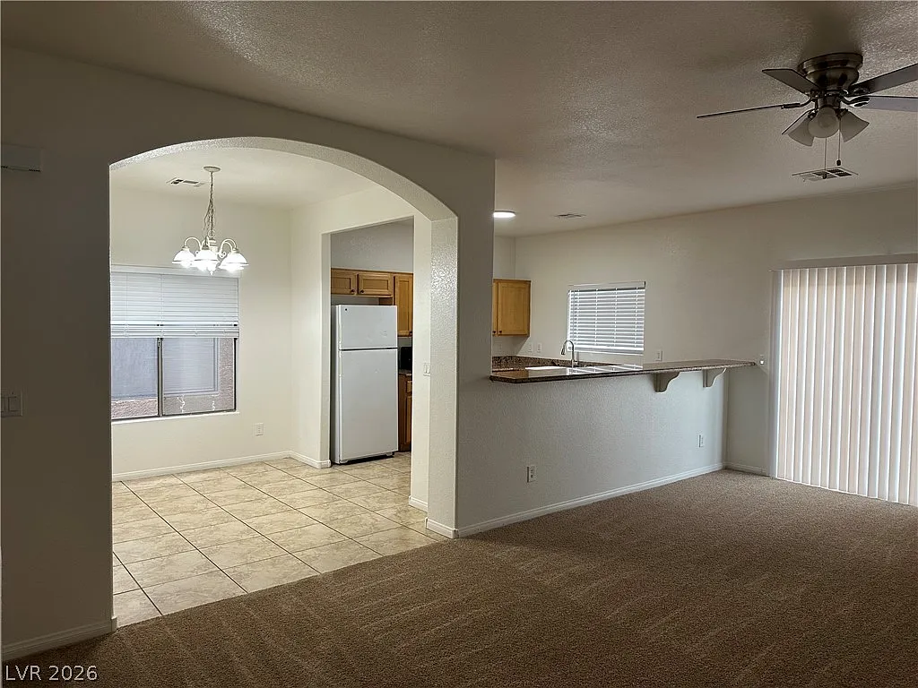 4 bed, 2.5 bath, 1824 sqft, $1,845 — Photo 2