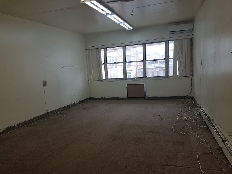 2nd image of 3528 Farrington St #2A