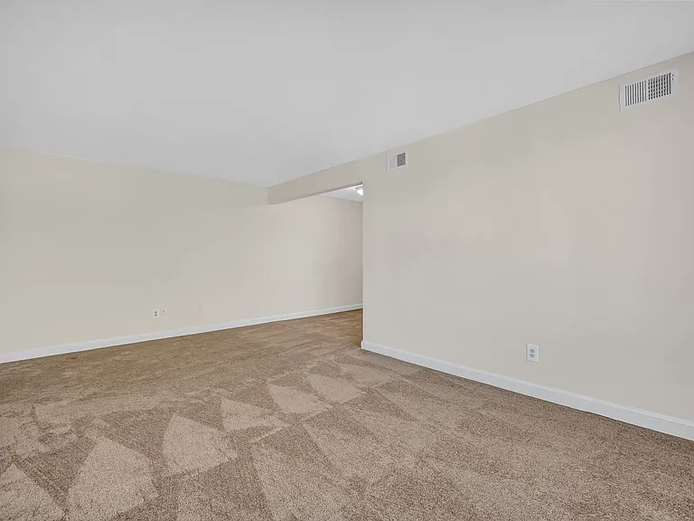 Friendship Courts Apartments — Photo 11