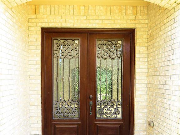 5th image of 3130 Yasmine Dior St