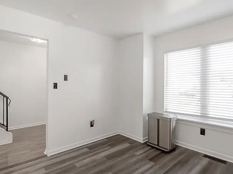 317 W 2nd St — Photo 27