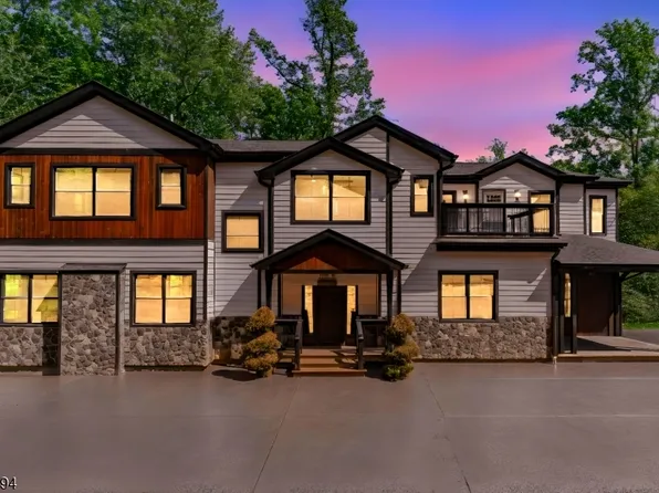 49 Northwood Rd, Hopatcong Boro, NJ 07849