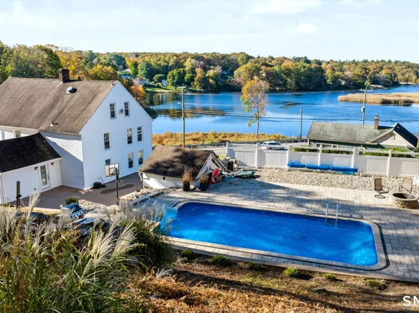 2 Middle Road, Preston, CT 06365