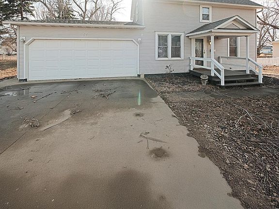 2nd image of 37 9th St SW