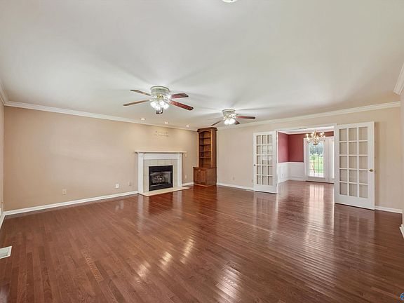 3rd image of 115 Lacy Ln