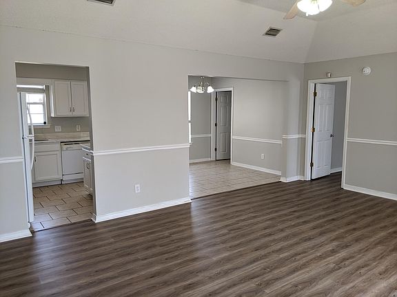 4th image of 6626 Woodside Ct E